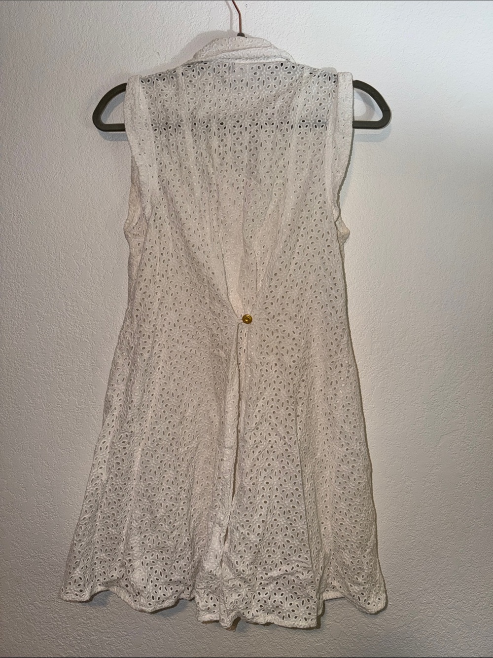 Sperry White Sleeveless Eyelet Button-Front Tunic with Gold Buttons - Picture 5 of 6